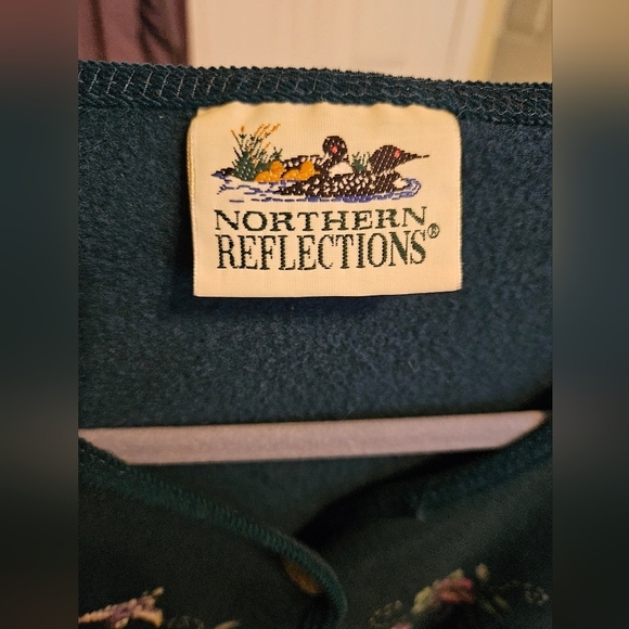 #134 Northern Reflections- Turquoise Knit Floral Printed Button-up - Size: XL - Picture 9 of 9